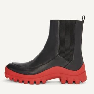 DKNY Contrast Lug Sole Chelsea Boots